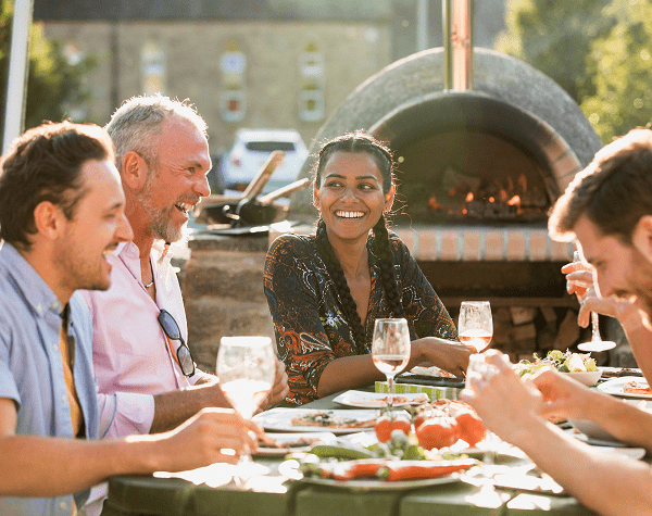 8 Tips for Hosting A Summer Outdoor Party